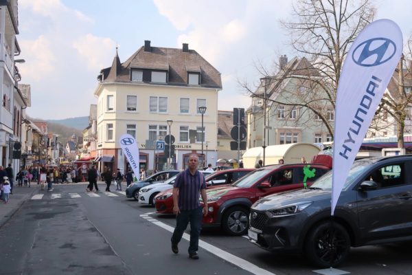 Galerie: Frühlingsfest mit Autoschau 2019 » Handwerk und Gewerbe in Königstein :: HGK » Handel in der Kurstadt